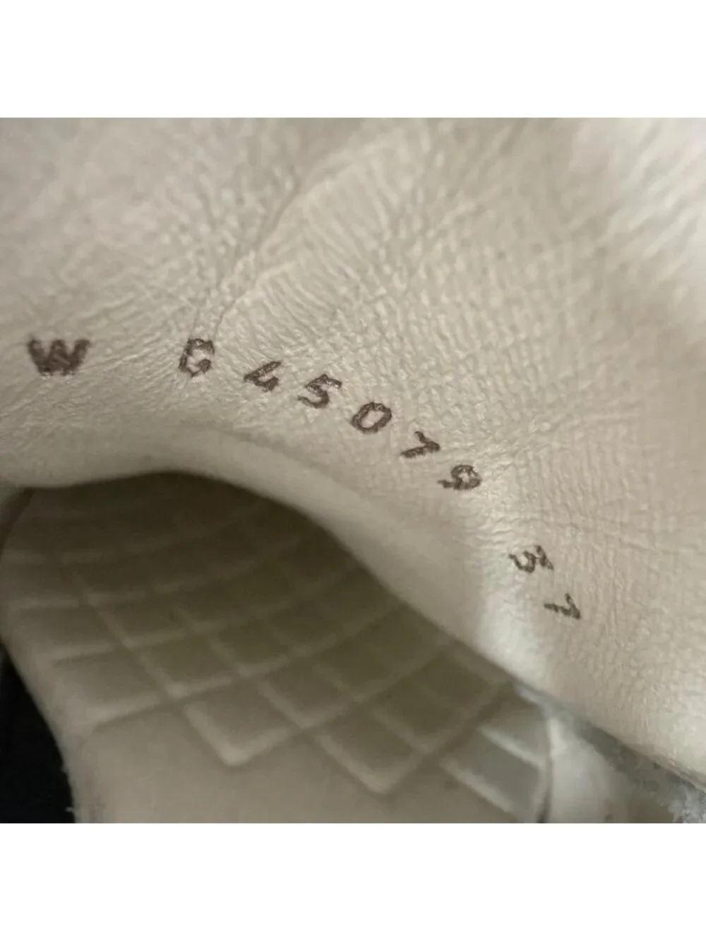 Chanel CC Logo Lace-up Leather Low Top Sneakers Silver